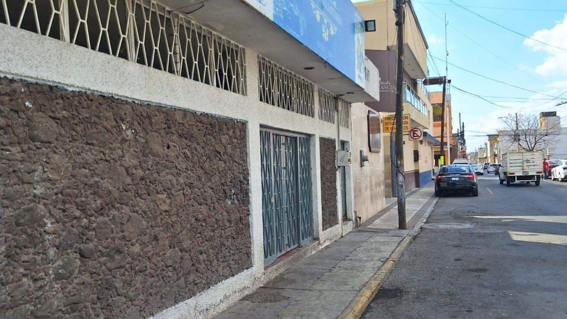 Balean fachada de bar Montecarlo en Irapuato; sólo deja daños materiales